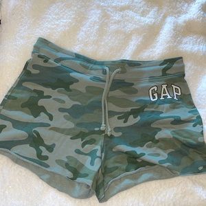 Brand new, Camouflage gap shorts